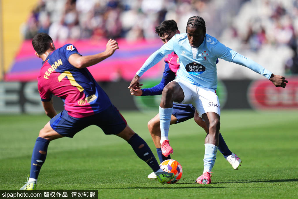 巴萨转会大戏！迪亚斯vs尼科威廉姆斯，谁能成为诺坎普新宠？