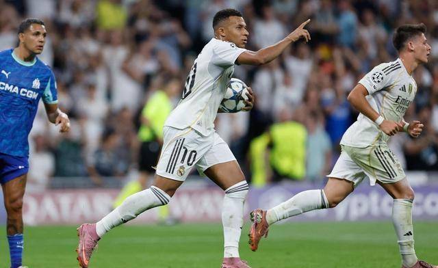 2：1！不怵2场红牌，姆巴佩双响+追平穆勒，皇马逆转收获欧冠开门红